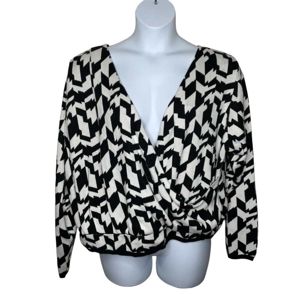 xFuture Collective x Target Size 2X Sweater Black White Cropped V Neck